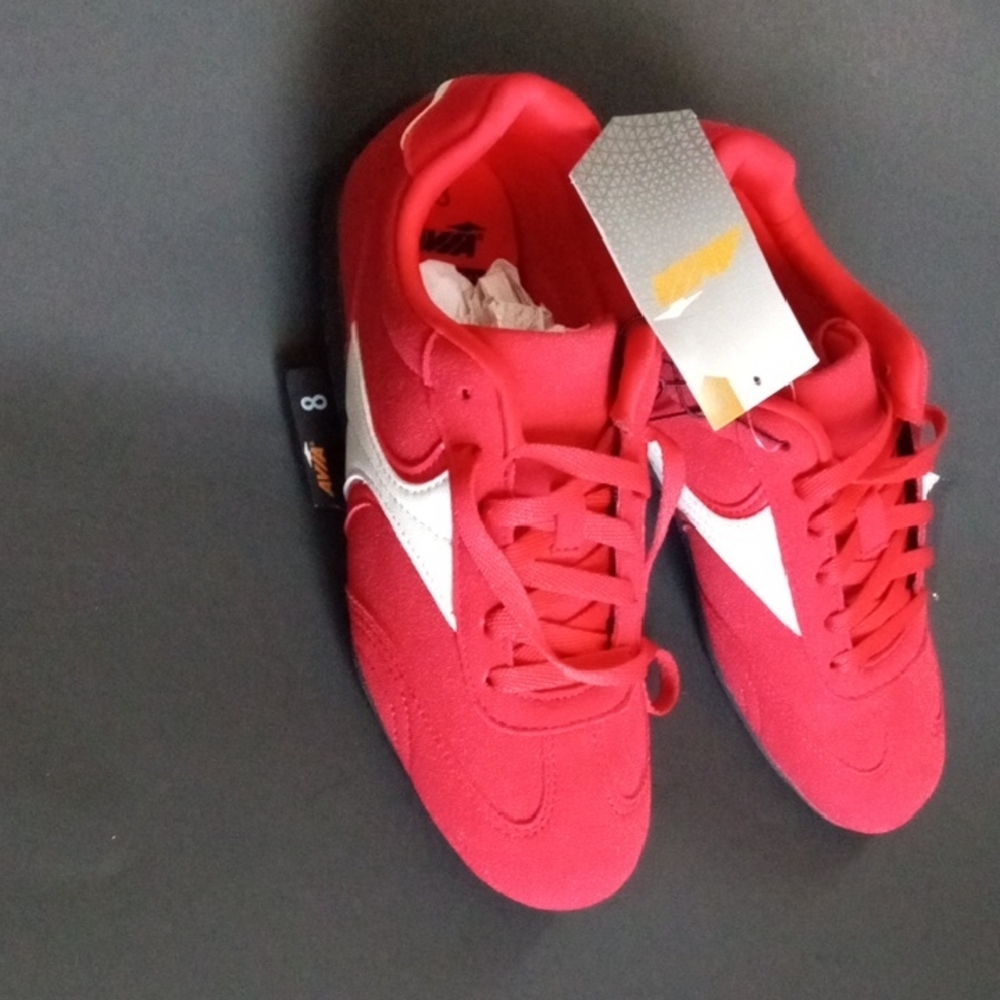 Avia Vibrant Red Sneakers with Comfort Sock and Memory Foam NWT Size 8